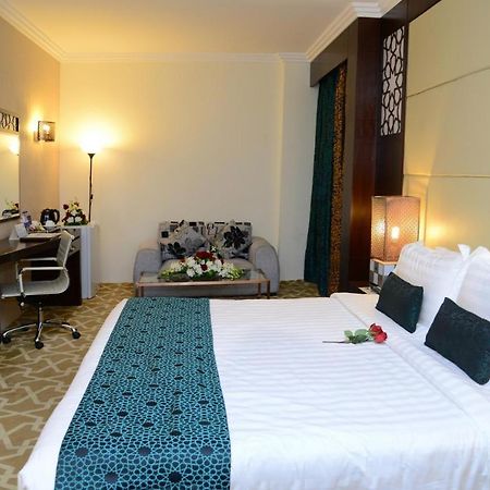 Rawdat Al Safwa Hotel Medina Esterno foto